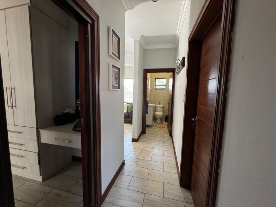 2 Bedroom Property for Sale in Gateway Manor North West